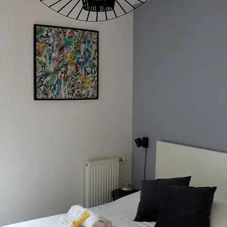 A Few Steps From Basel With Balcony And Free Private Parking 아파트 생루이