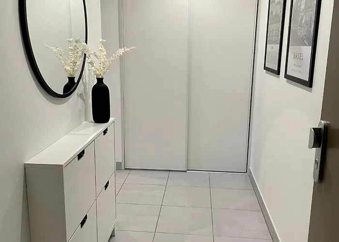 A Few Steps From Basel With Balcony And Free Private Parking Apartamento *